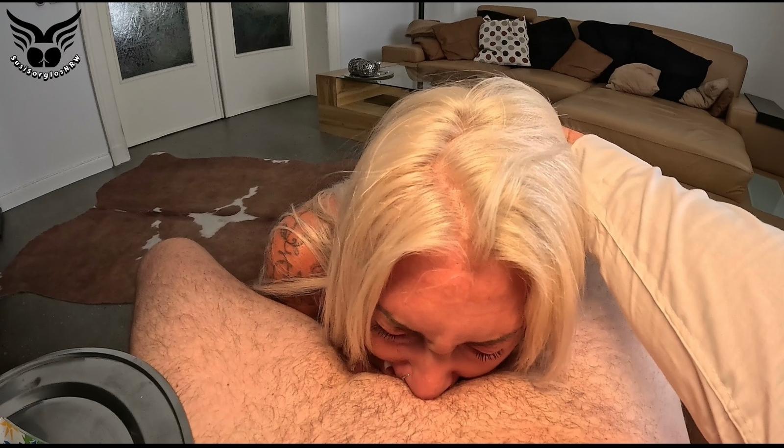 Susis tiefer devoter Smoking Blow Job Ich hab ja immer wieder kleine Nebenjobs   bei einem dieser Jobs, handelt es sich um einen gut betugten Geschäftsmann, dem ich gerne mal die Mittagspause mit einem süßen Smoking blow Job versüße. Wir haben immer einen anderen Ablauf und ich genieße diese Pausen sichtlich  seht selbst  
