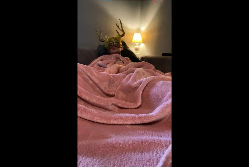 lola-carrera: Lola lässt sich von der F**********e geil zum Orgasmus stoßen