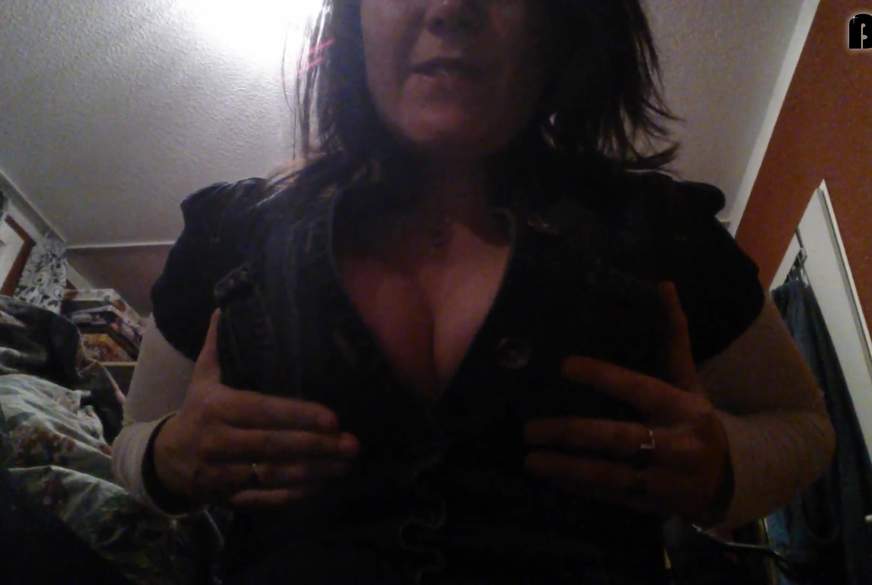 Linageil: Im Jeanskleid Spontan und geil Selbst g*****t