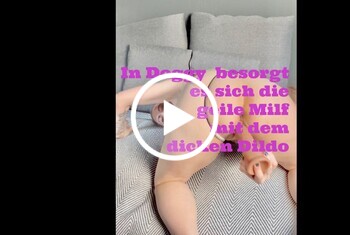 In Doggy besorgt es sich die geile Milf mit dem dicken Dildo Reife Frauen Blond Rasiert Solo Frau Masturbieren Nahaufnahme Dildos/Vibrator 