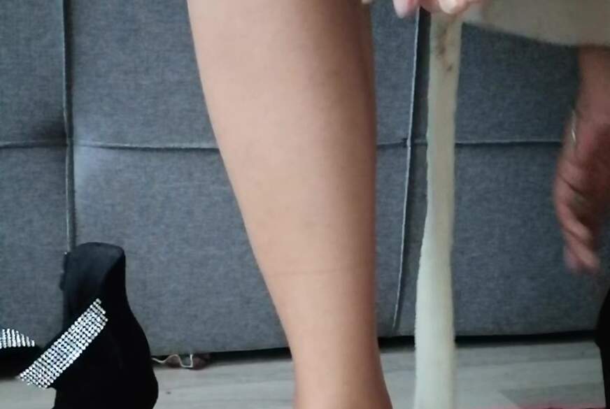 Sandraglobal: sexy füsse werden verwöhnt