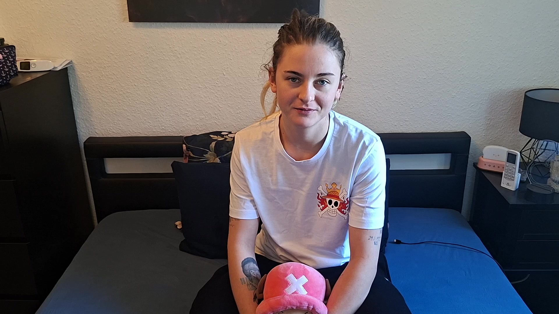 Hi uhr lieben ich bin die Melly4You und bin ganz neu hier. Ich hab mich an mein erstes Video gewagt und wollte es euch einmal vorstellen. Ich hoffe ich gefalle euch
Kuss eure Melly4You
