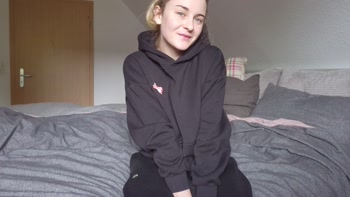 Mein Erstes ganz Nackt vor der Cam