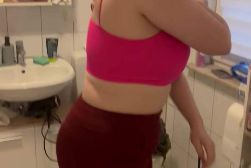 18jaehrige Berlinerin mit grossen Titten zieht sich aus von Couple18and38