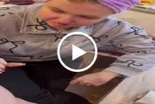 18Jaehrige Berlinerin packt einen Schwanz ein ab 18 Europäisch Frau-Mann Handjob Blowjob Nahaufnahme POV 