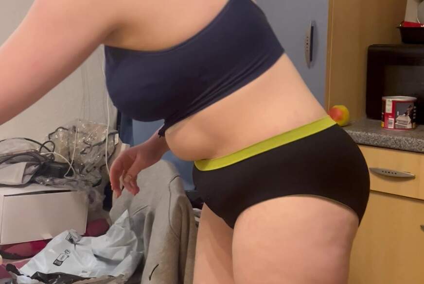 Franny probiert ihre neue Bestellung an Teil1 von Couple18and38