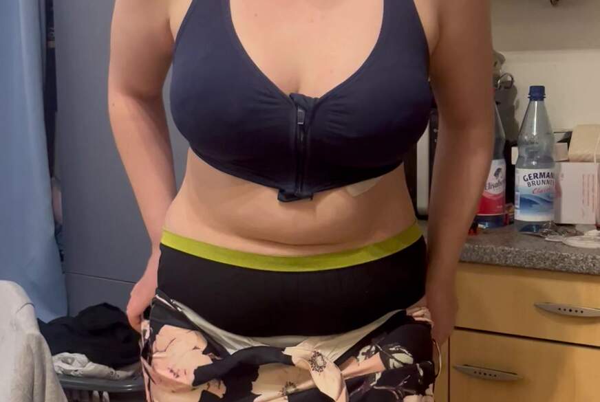 Couple18and38: Franny probiert ihre neue Bestellung an Teil2