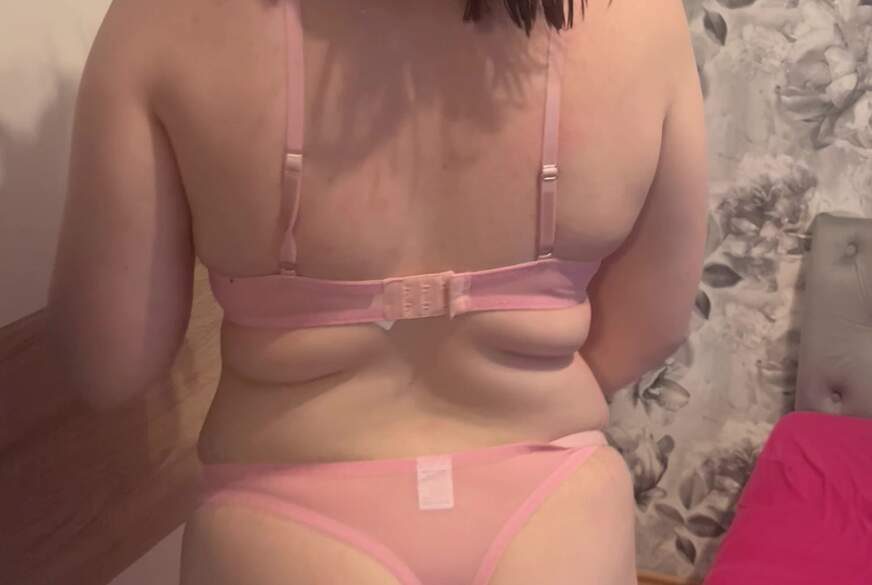 Franny 19 Jahre j**g probiert neue Unterwaesche von Couple18and38