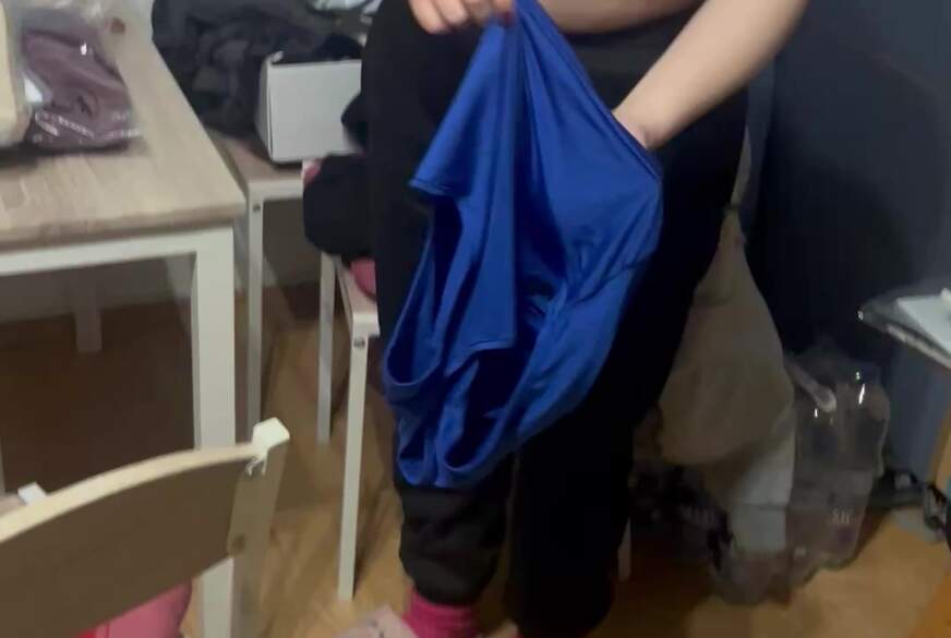 Couple18and38: Franny probiert ihre Onlinebestellung teil6