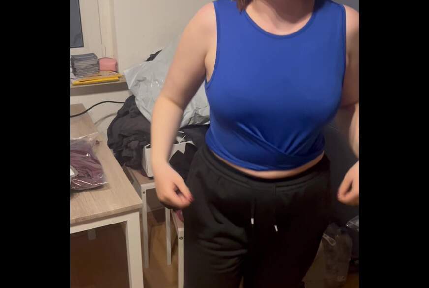 19jaehrige probiert ihre neue Bestellung an von Couple18and38