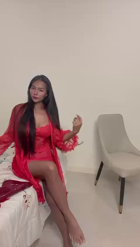 Sexy Red Dessous Hier siehst du wie ich meine neuen Lack Overknees anziehe und vorführe und ein bisschen mehr ... viel Spaß dabei .... lg Fon  