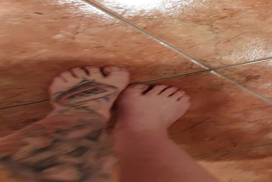 Los leck meine d*****gen Füße !!! von Mrs-Lisa pic2