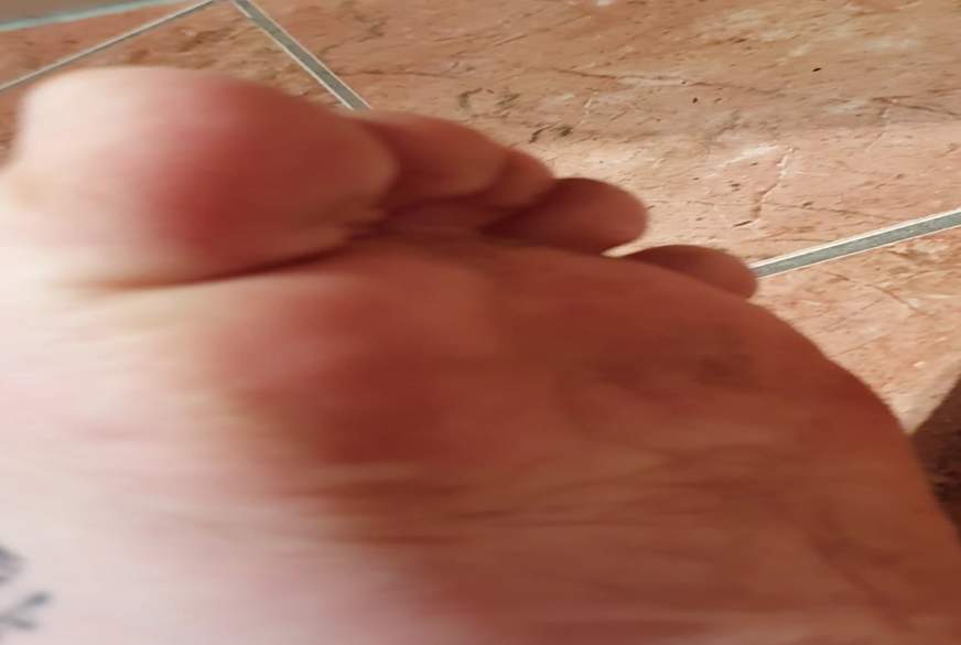 Los leck meine d*****gen Füße !!! von Mrs-Lisa pic4