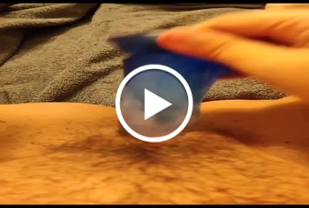 Meine feuchte Fotze mit dem dildo gefickt