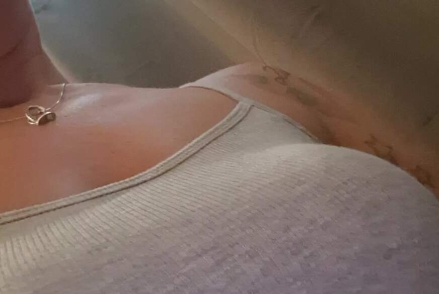 Malia-f****t: Mein S***********o macht mich so Heiß