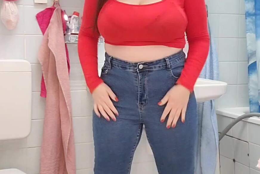 LiaSofia: Erst NS in die Jeans, dann ausziehen und befriedigen!!!